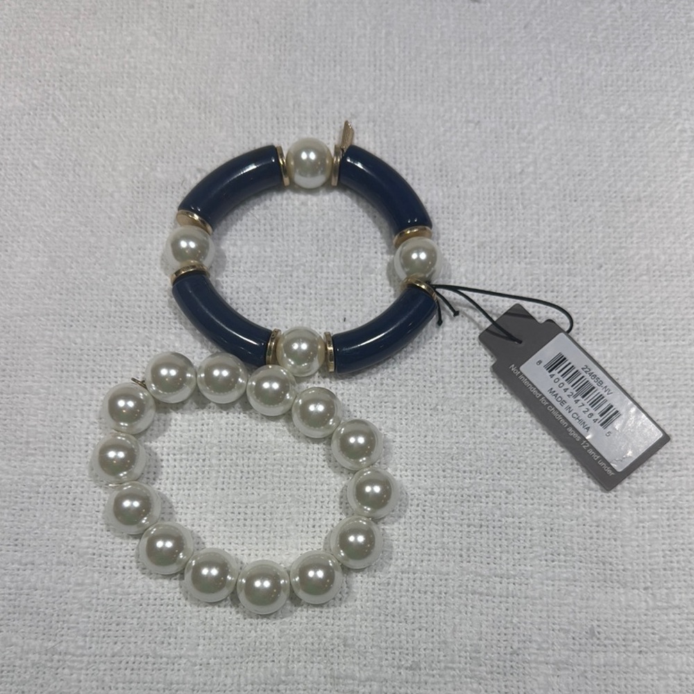 Classic Pearl and Navy Bracelet Set